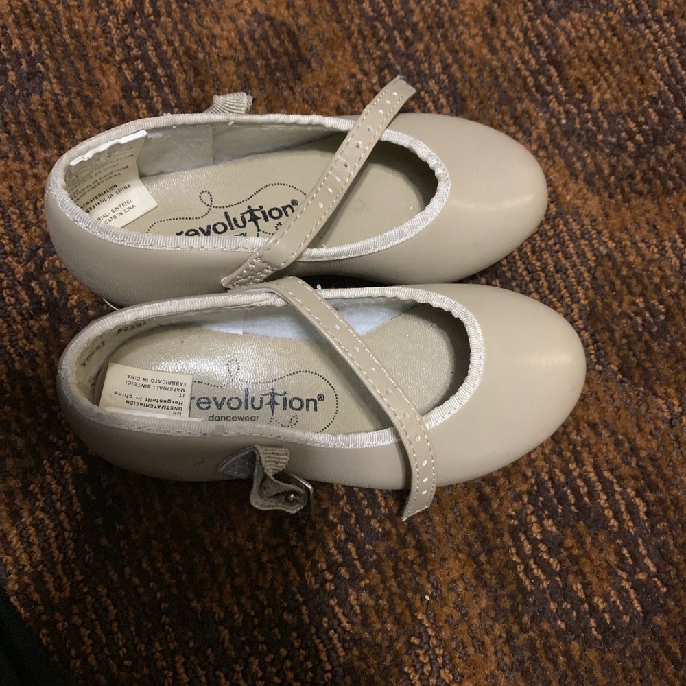 Girls 4/6 Tap, Jazz, and ballet shoes